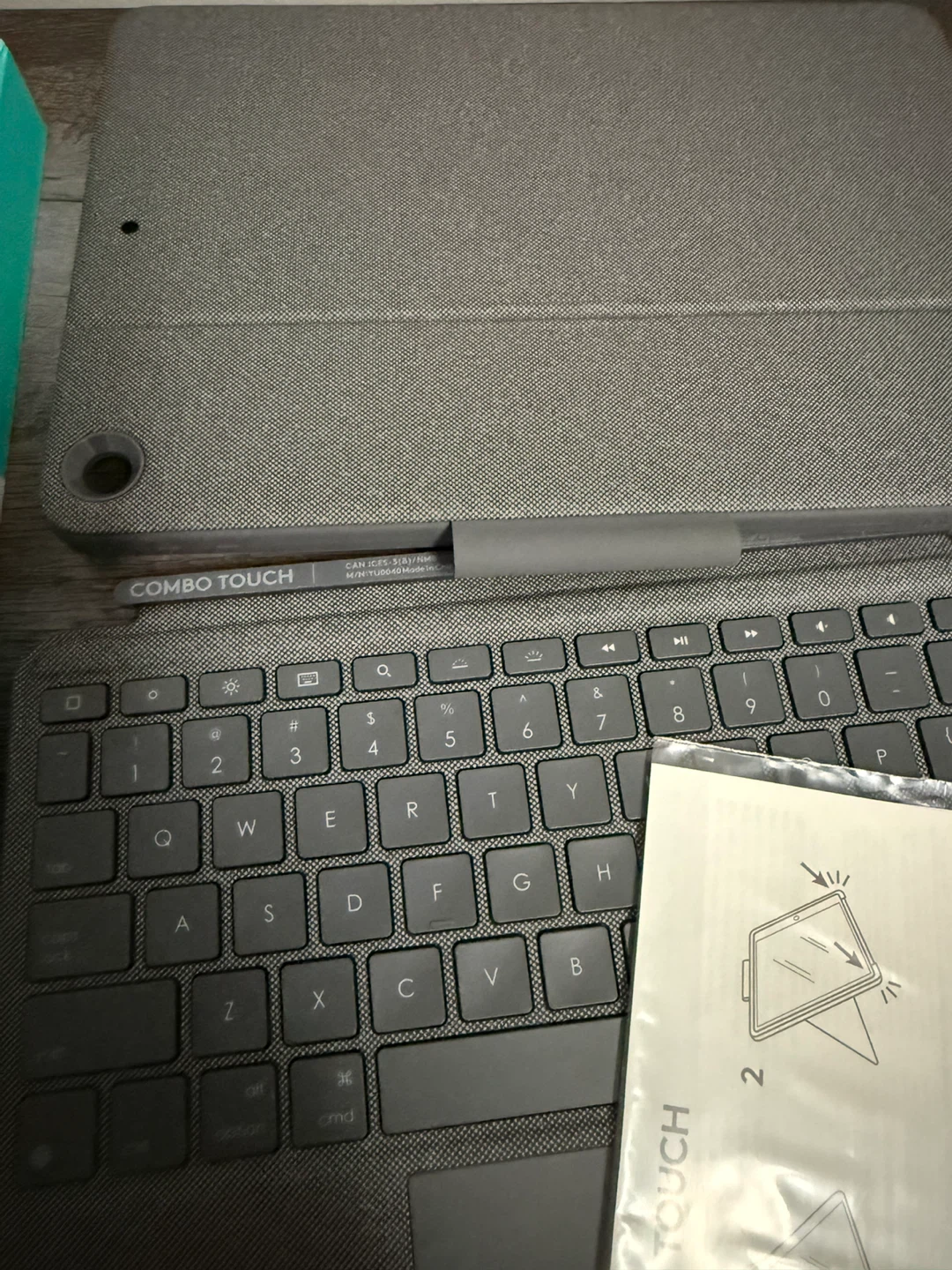 Logitech Combo Touch Keyboard Case for iPad (7th, 8th, 9th Gen) - photo 2