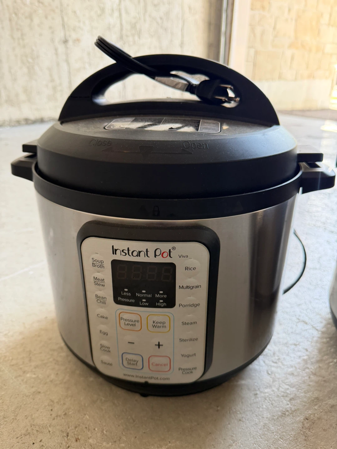 Instant Pot 6-in-1 and GoWISE Pressure Cooker - photo 2