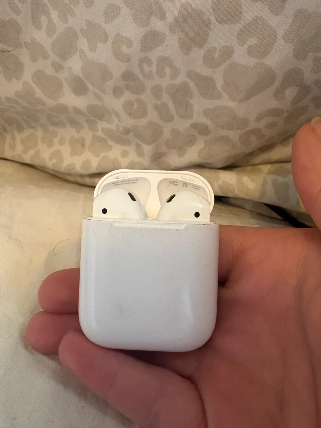 Apple AirPods (2nd Generation)