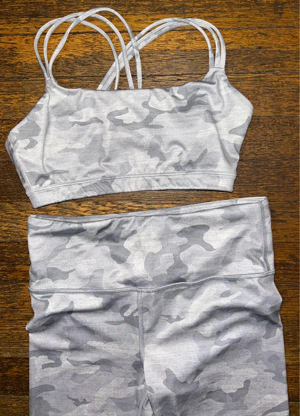 GAPFit Eclipse Grey Camo Sports Bra & Leggings - SZ S-XS - photo 2