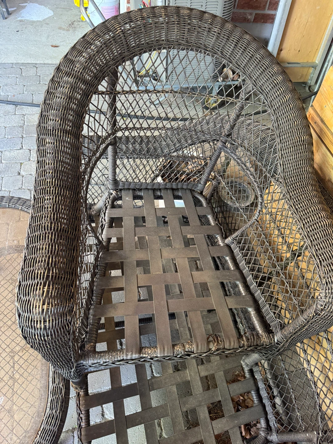 Wicker patio chair and coffee table set - photo 3