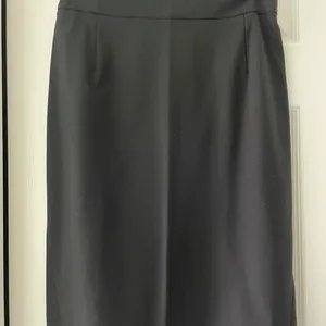 Theory Black Pencil Skirt - Size 2