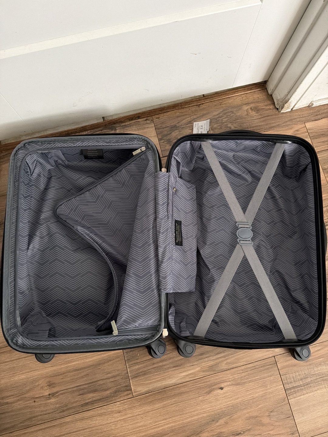 Travelers Club 22" Expandable Rolling Carry-On Suitcase - photo 4