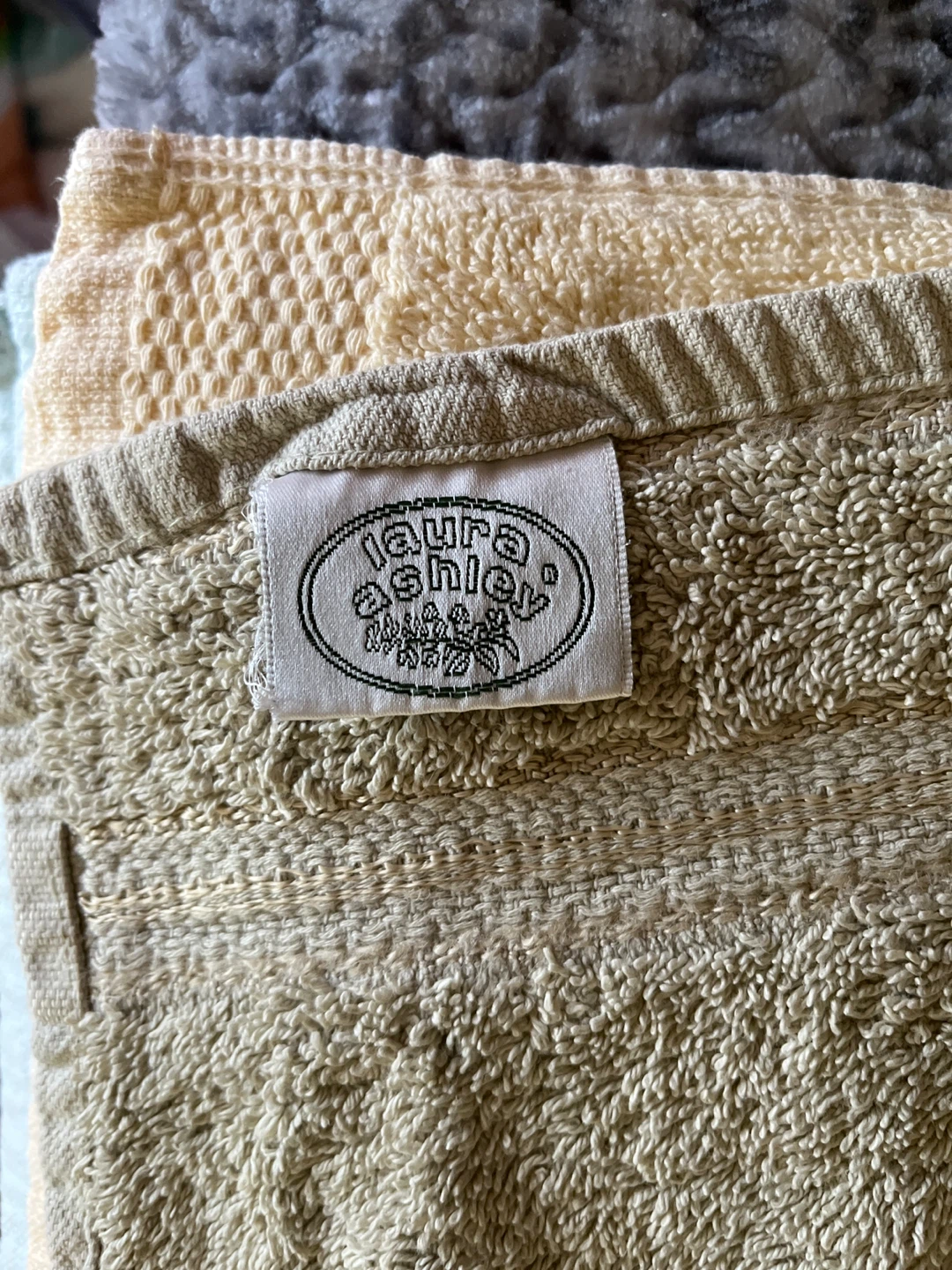 Laura Ashley Towels (Set of 6) - Beige - photo 2