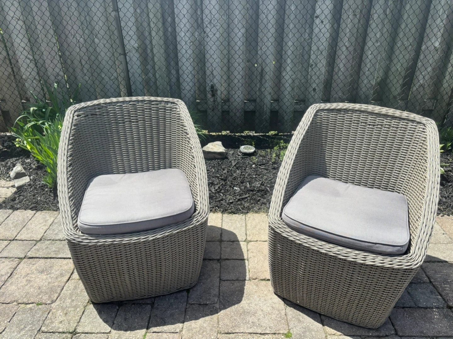 wicker resin outdoor chairs
