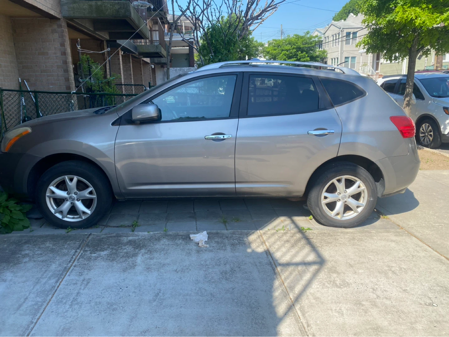 2010 Nissan Rogue SL AWD *NEEDS WORK* - photo 2