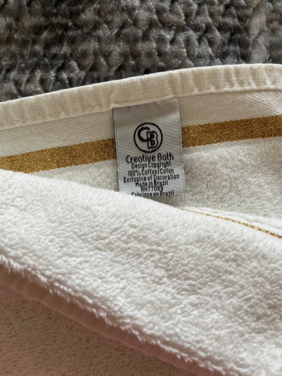 Creative Bath White Towels with Gold Stripes x2