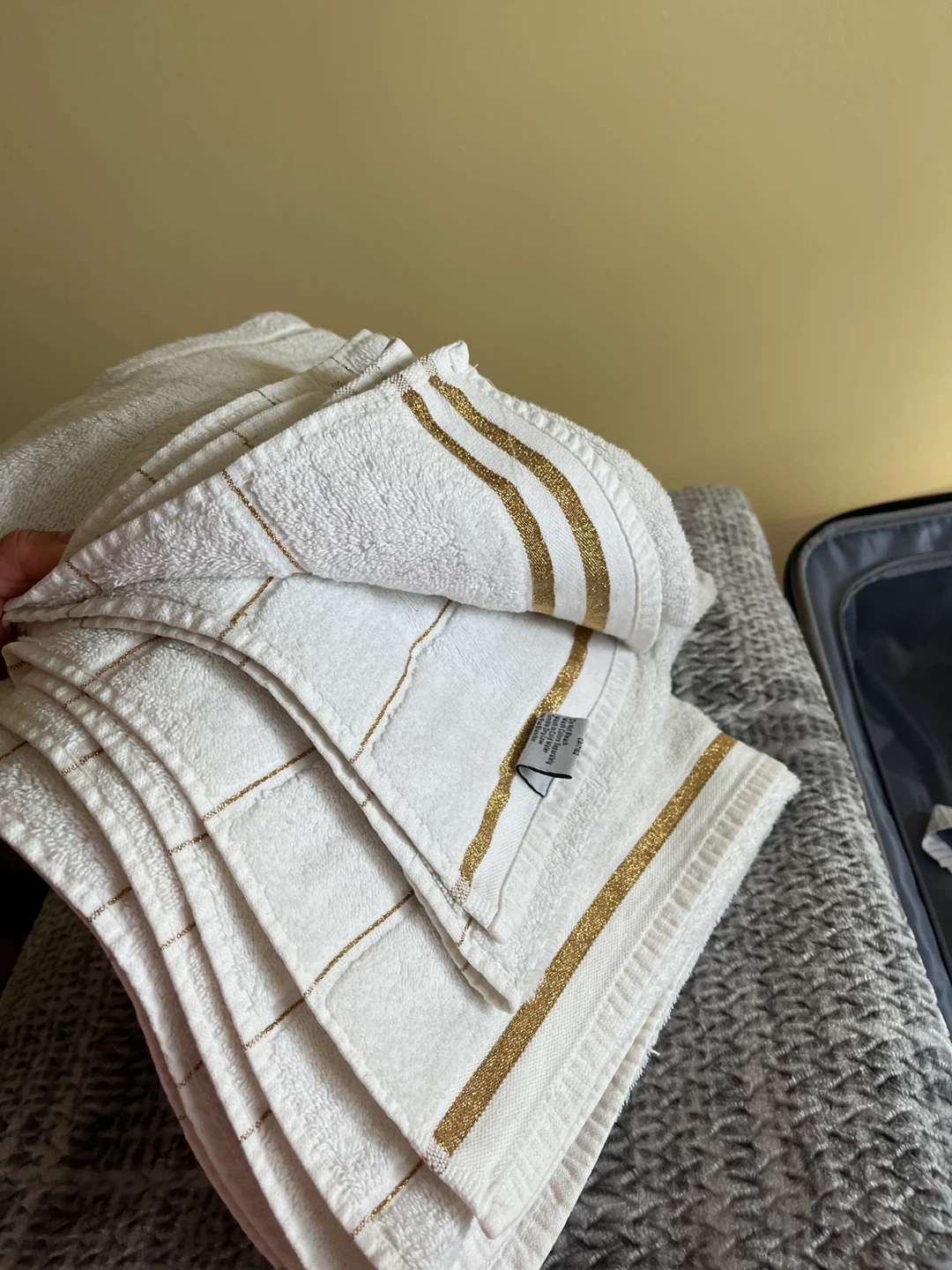 Creative Bath White Towels with Gold Stripes x2 - photo 3