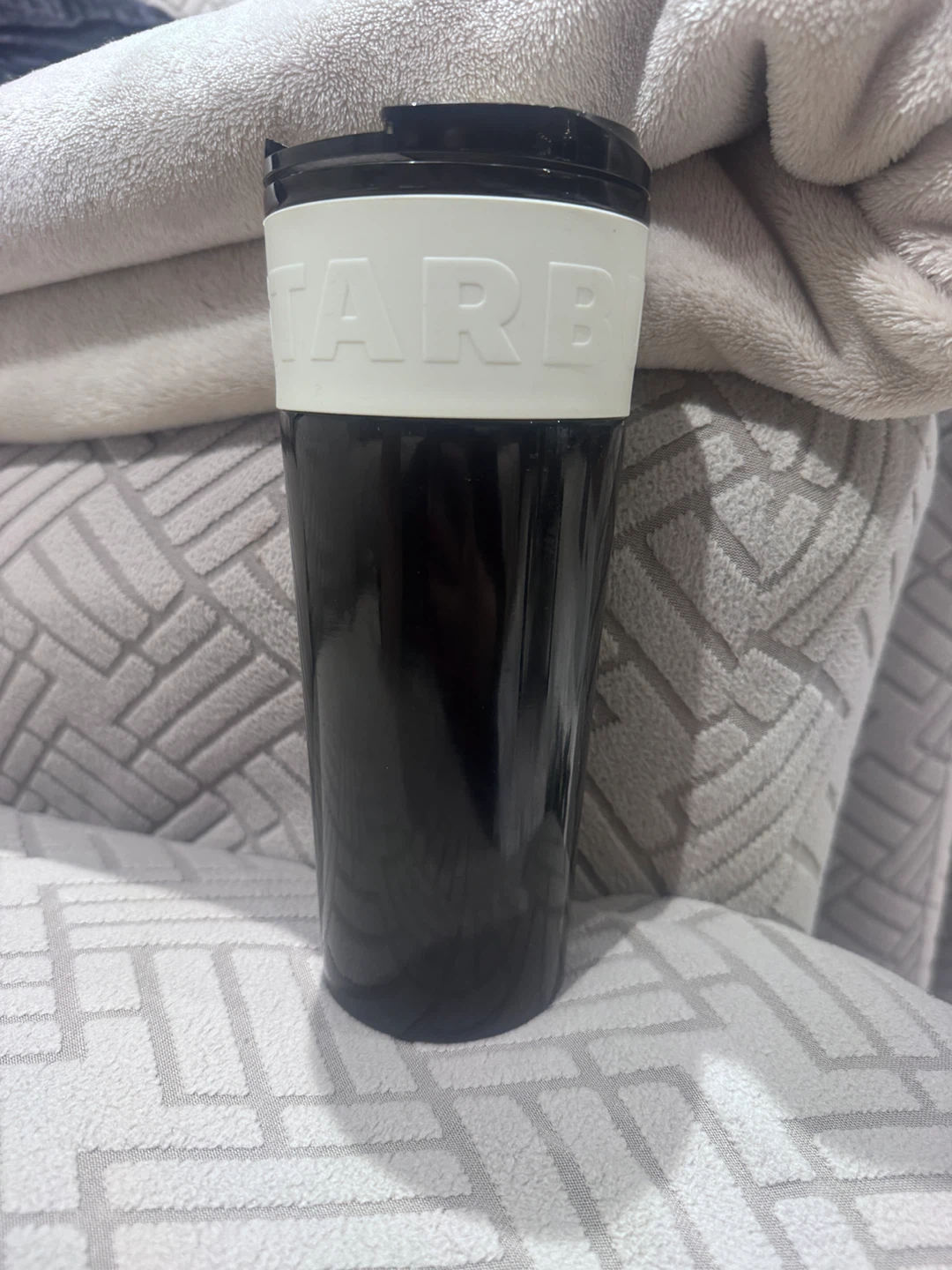 Starbucks "The Siren" travel coffee mug - Black 16oz