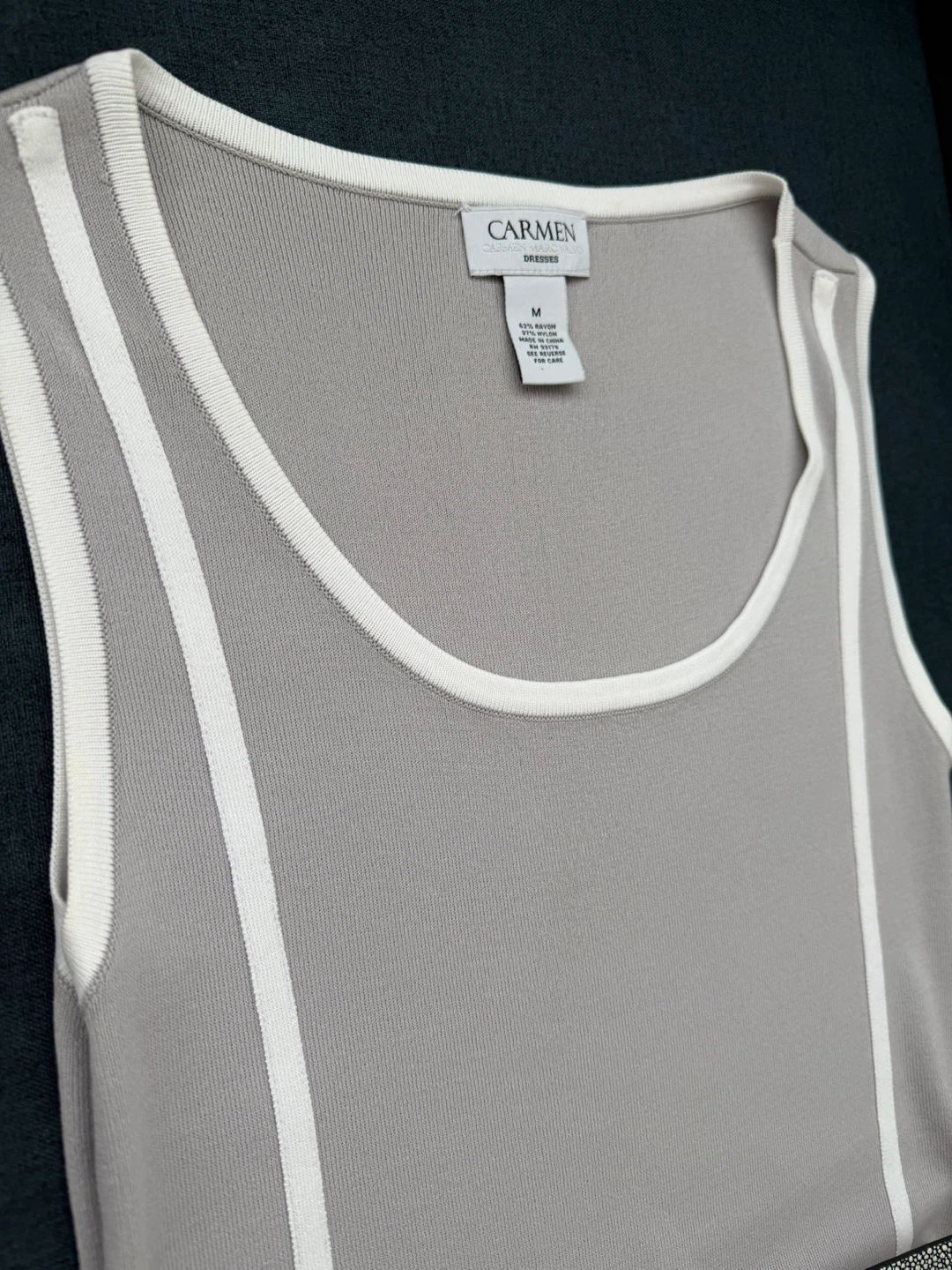 Carmen Marc Valvo Sleeveless Knit Dress Size M - photo 5