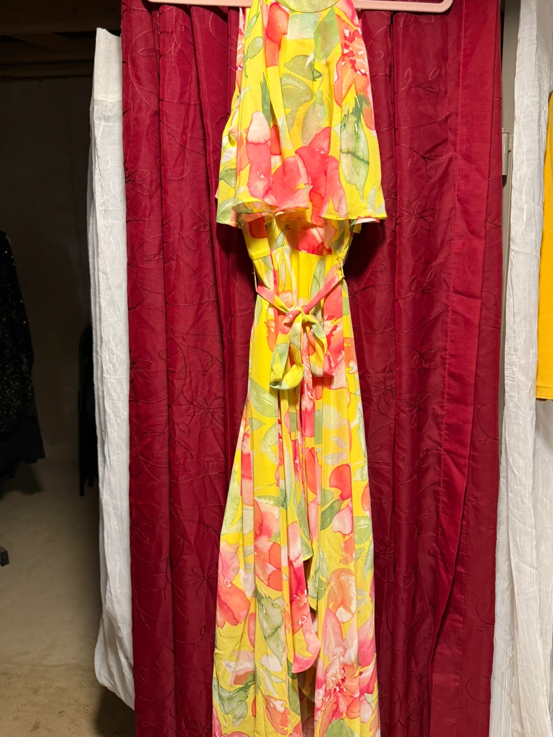 Yellow floral maxi dress with halter neck - photo 4