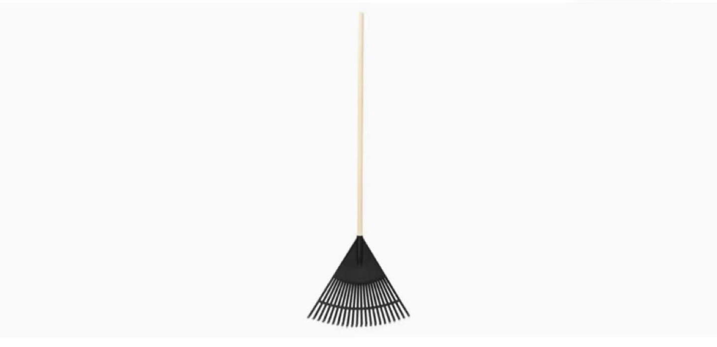 Leaf rake with wooden handle