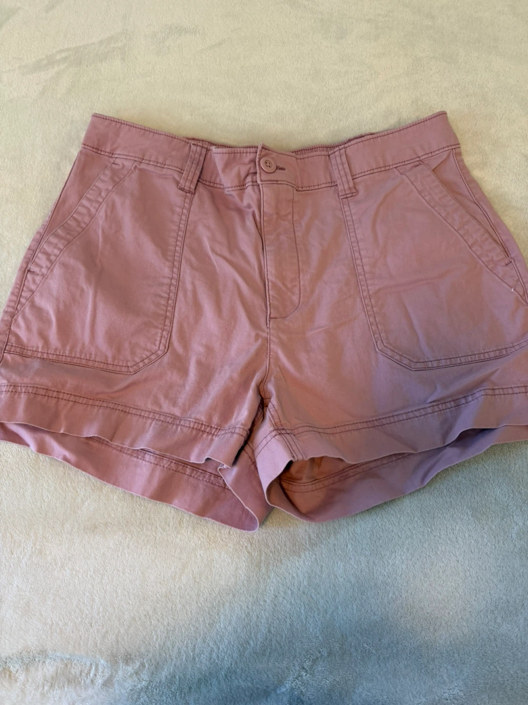 Old Navy Chino Shorts - Size L - Black & Pink
