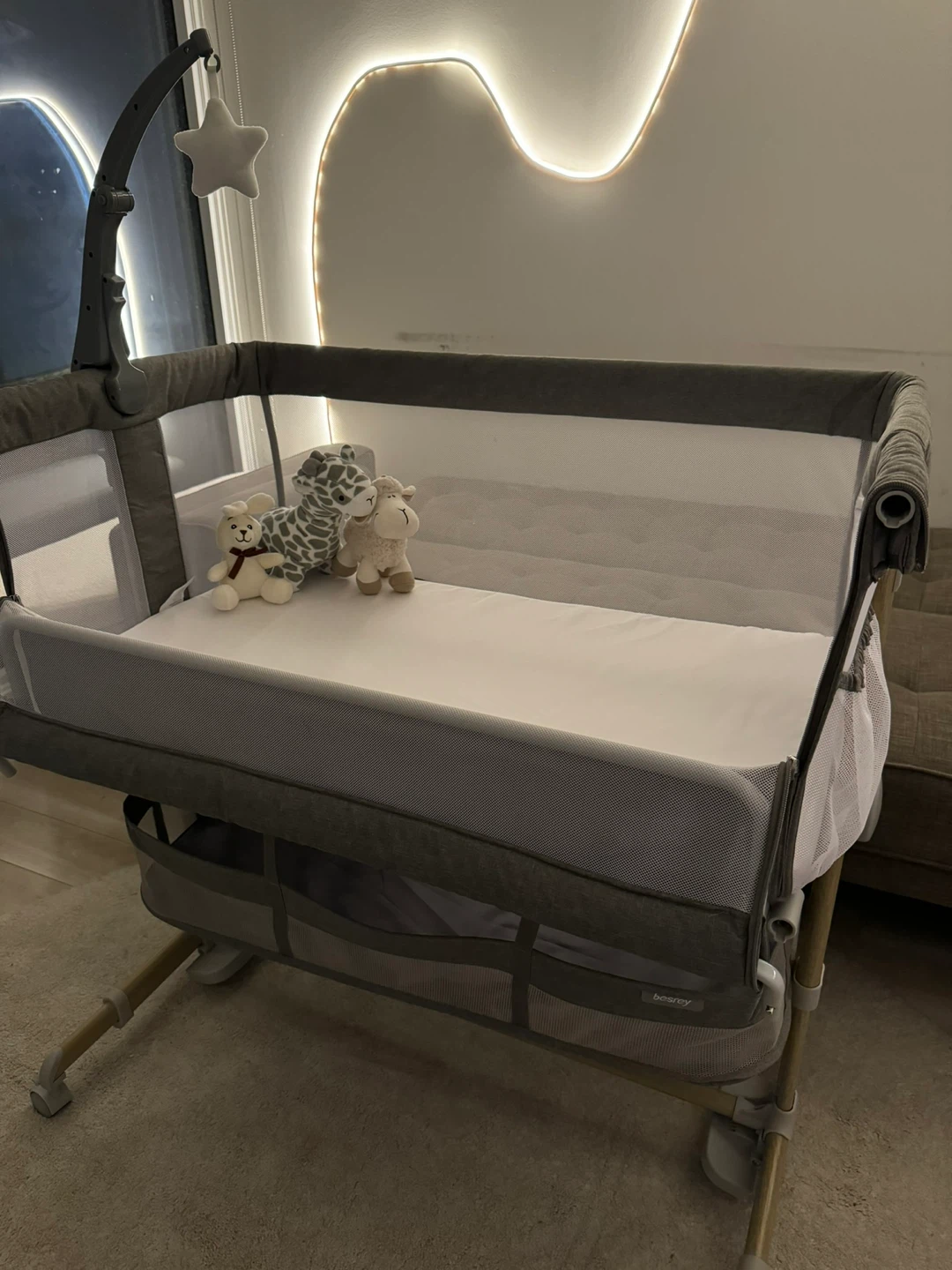 Baby Crib Besrey