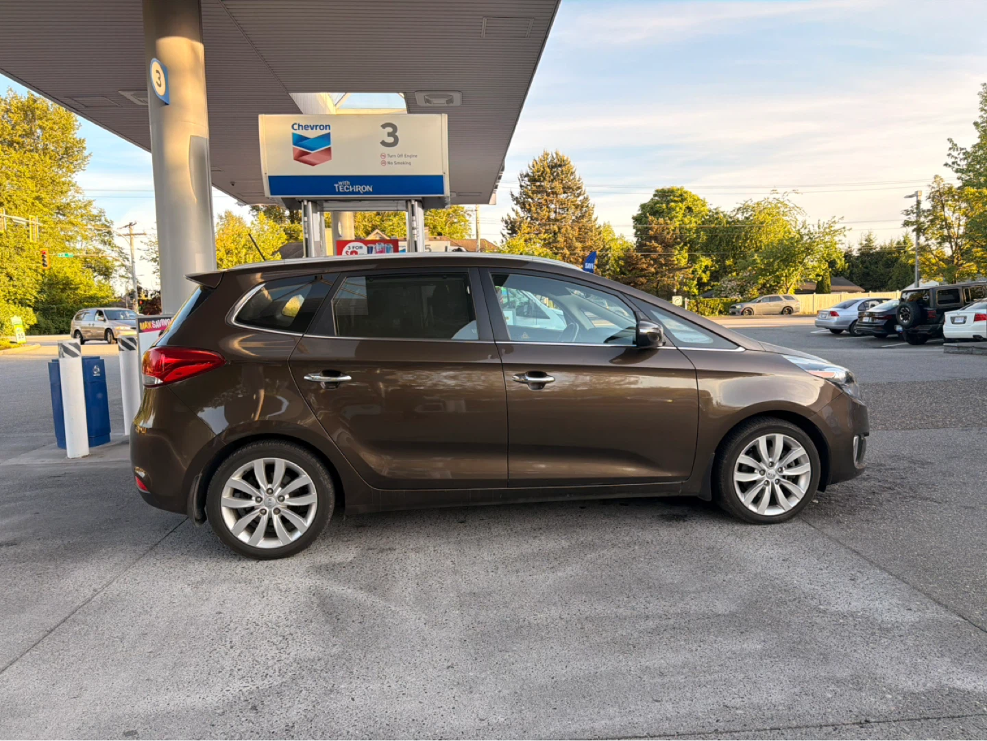 2015 Kia Rondo - 7 Seats - photo 2