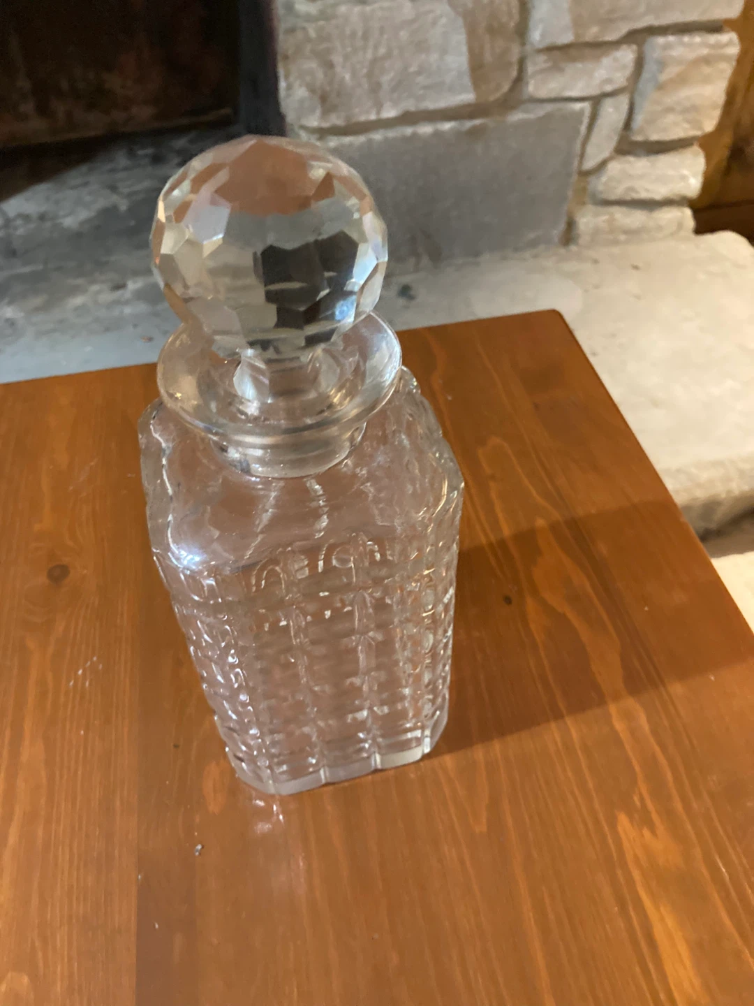 Clear Glass Decanter with Stopper