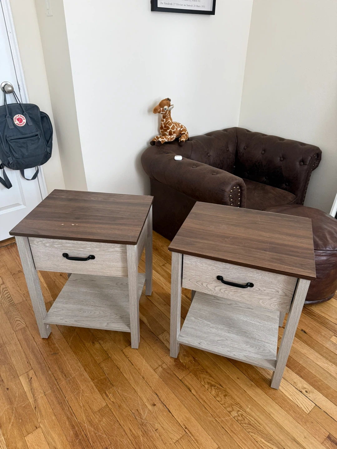 Wood Grain Nightstand with Drawer