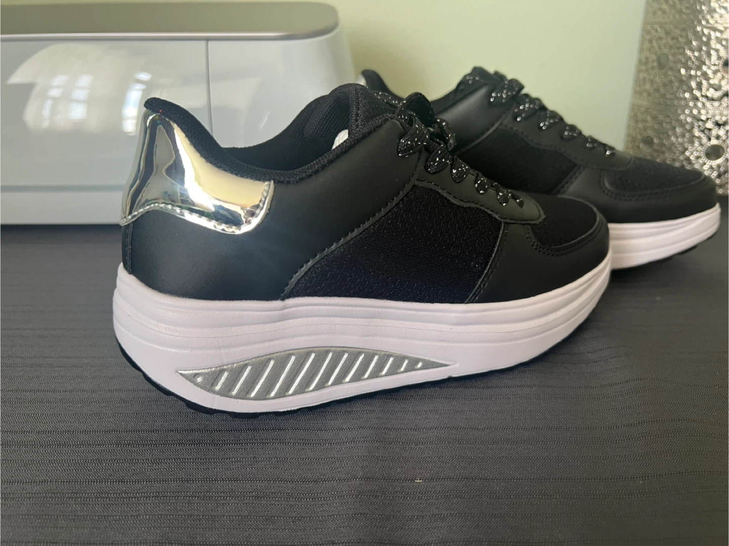 Black Girl’s Sneakers - Size 36 (3) - photo 3