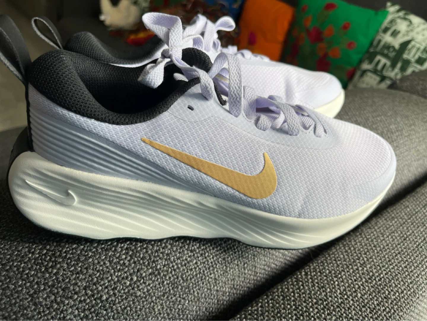 Nike Women's Running Shoes Size 8 - photo 4
