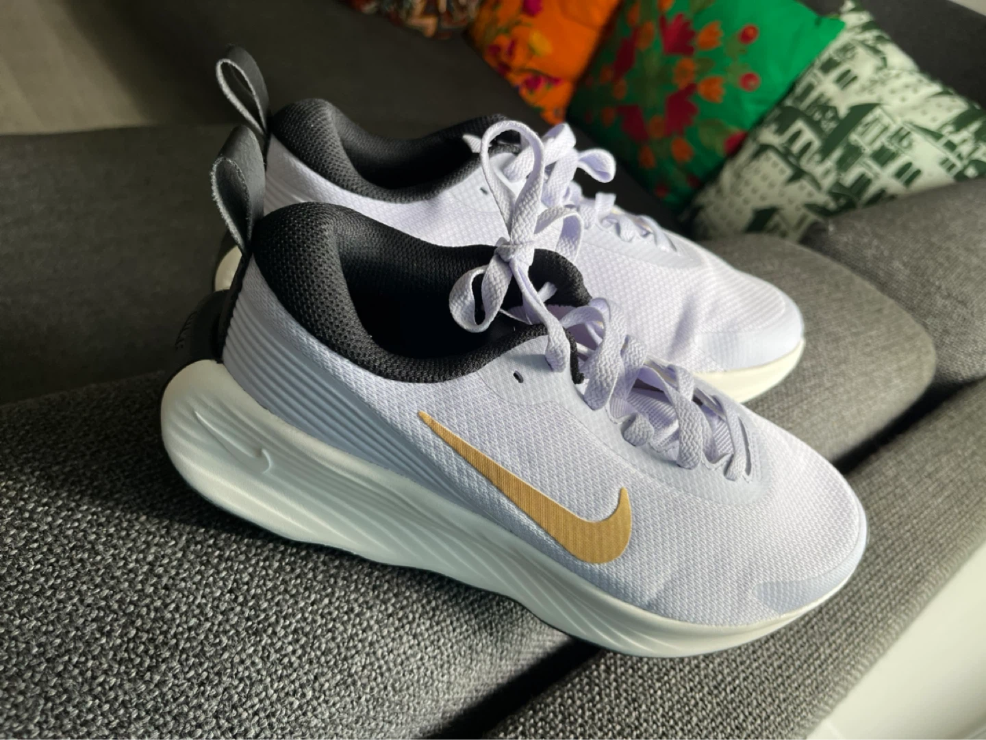 Nike Women's Running Shoes Size 8 - photo 3