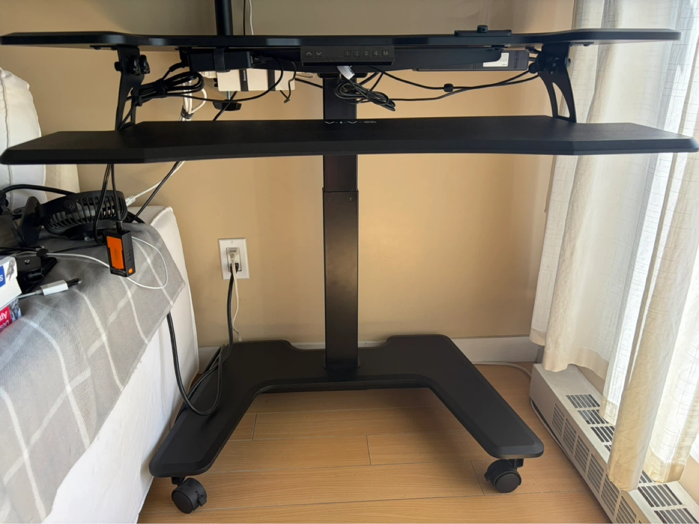VIVO Motorized Compact Standing Desk - photo 2