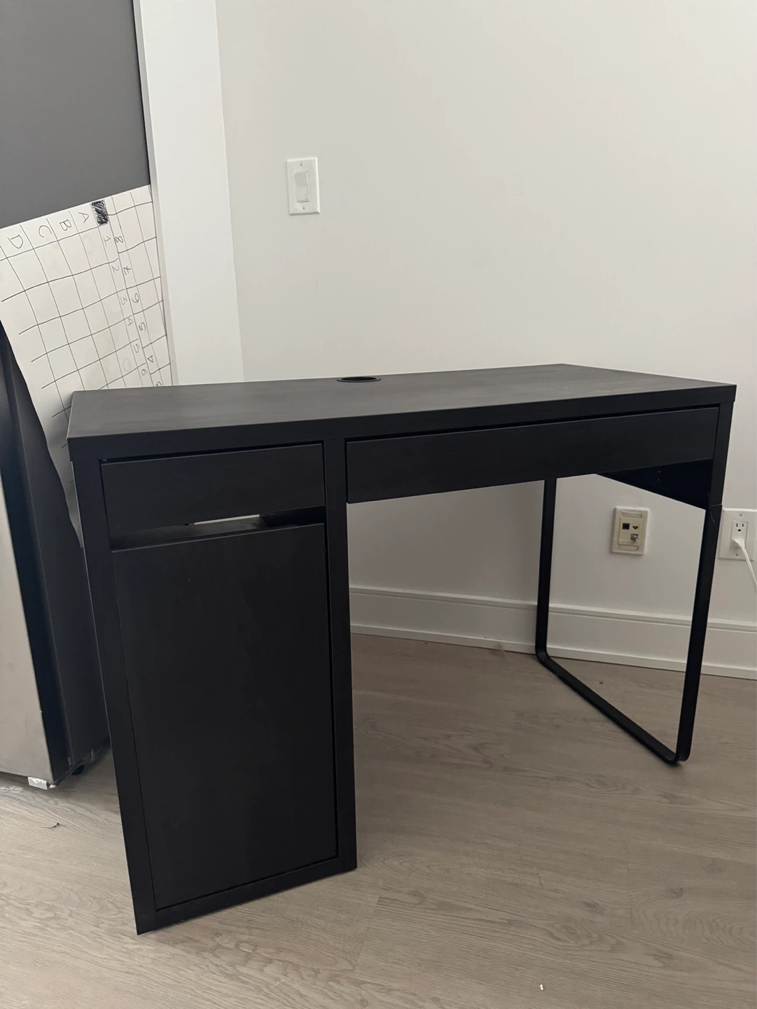 IKEA MICKE Desk - Black