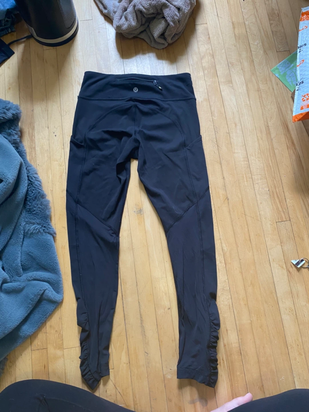 Lululemon Black Running Leggings with Ruched Ankle Detail - photo 4