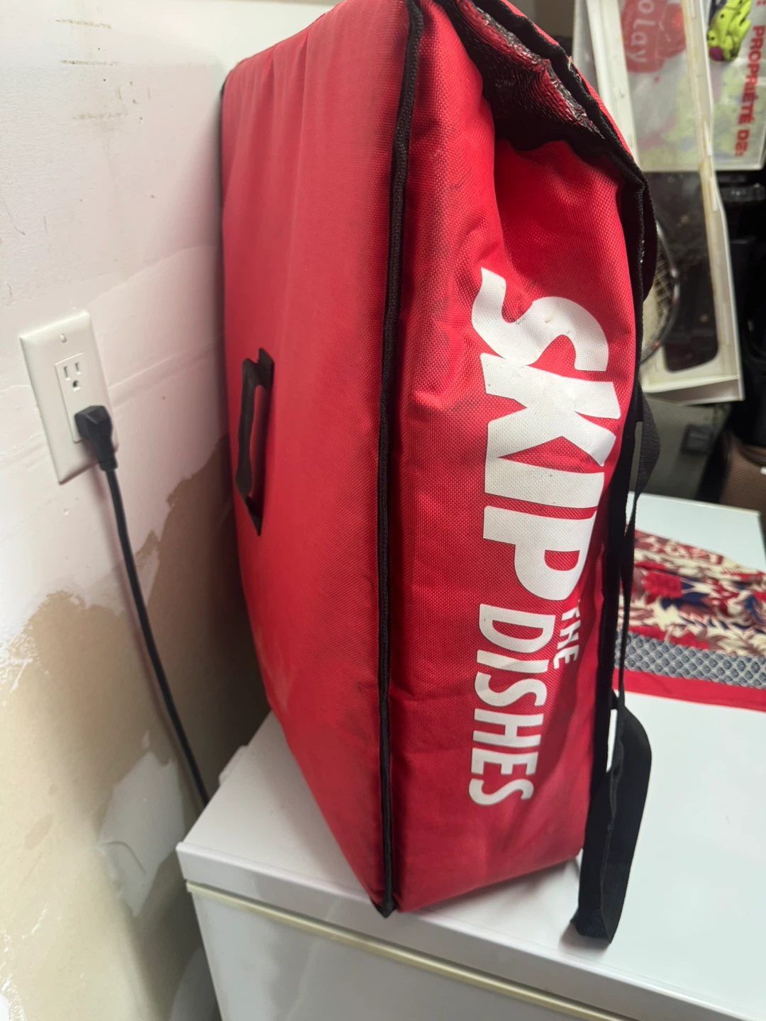 SkipTheDishes Insulated Delivery Bag - photo 2