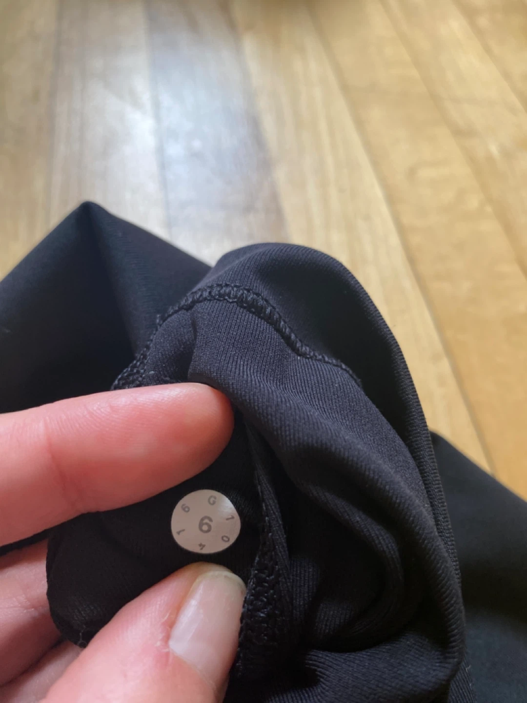 Lululemon Black Crop Leggings Size 6 - photo 4