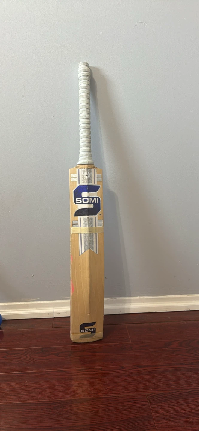 BAS SOMI Storm Cricket Bat