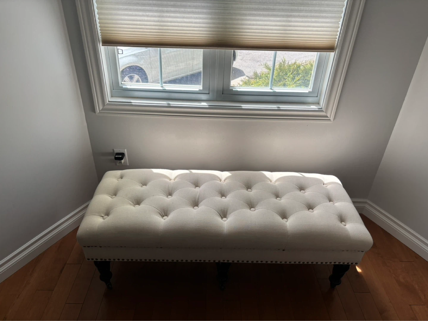 Gorgeous 6-Leg Tufted Upholstered Bench with Wheels