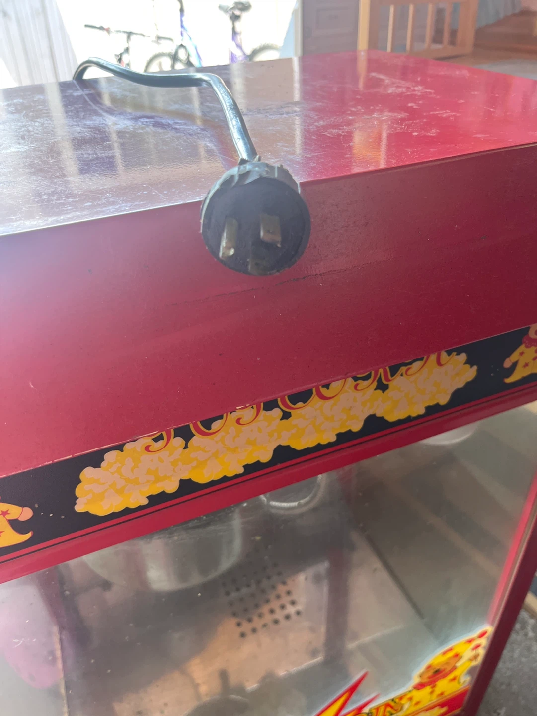 MOVING SALE! Red Popcorn Machine - photo 2