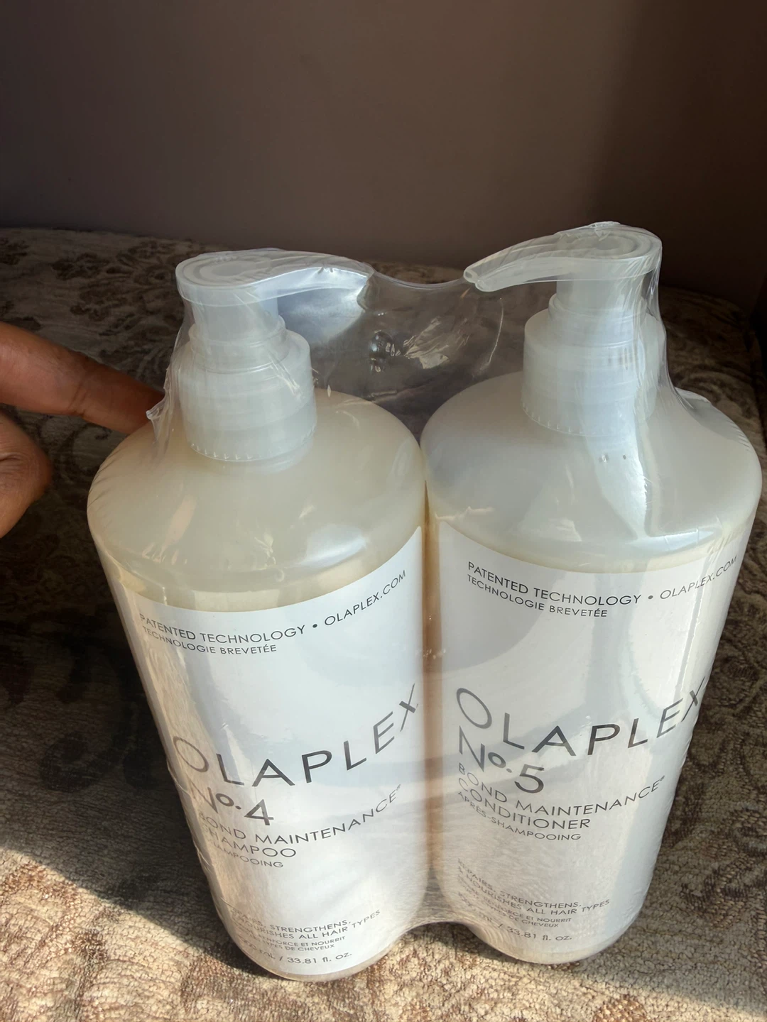 Olaplex No.4 & No.5 Bond Maintenance Shampoo & Conditioner Set - photo 3
