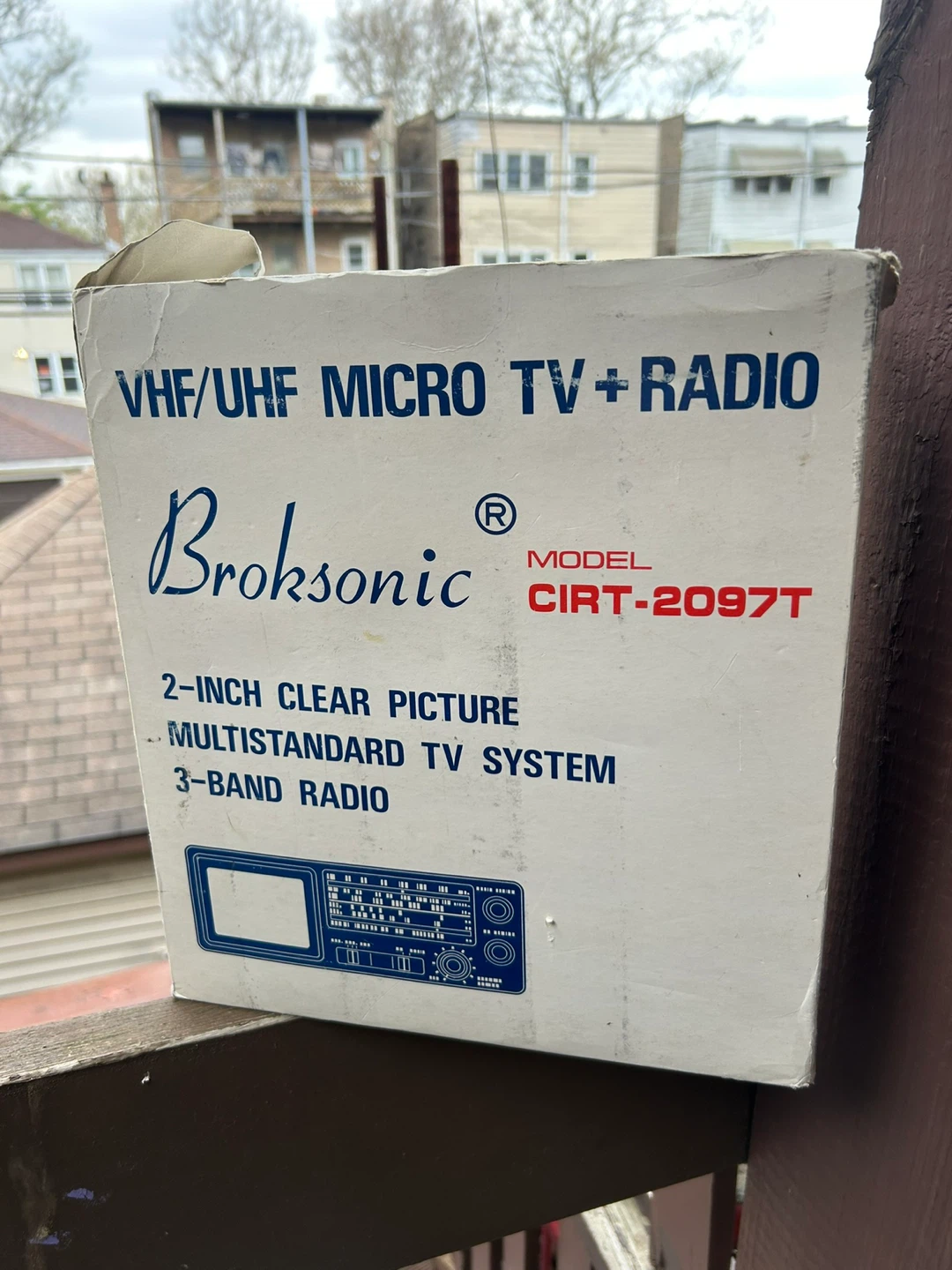 Broksonic CIRT-2097T VHF/UHF Micro TV + Radio - photo 2