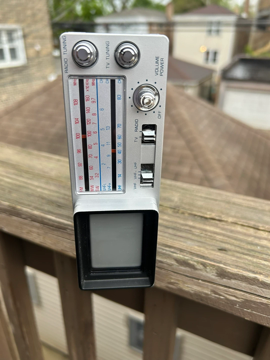 Broksonic CIRT-2097T VHF/UHF Micro TV + Radio