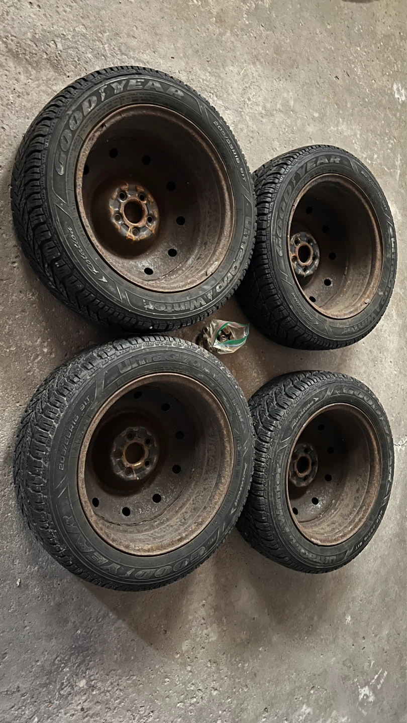Goodyear Winter Tires Set of 4 with Steel Rims & Lug Nuts - photo 3
