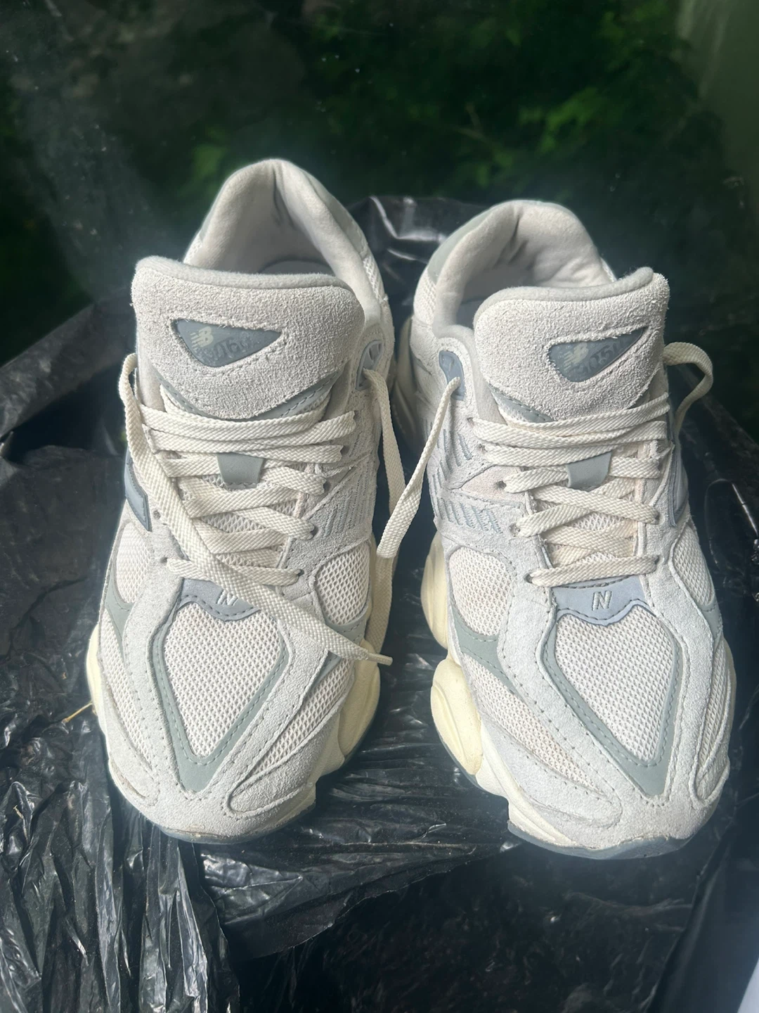 New Balance 9060 Sneakers - Grey UNISEX
