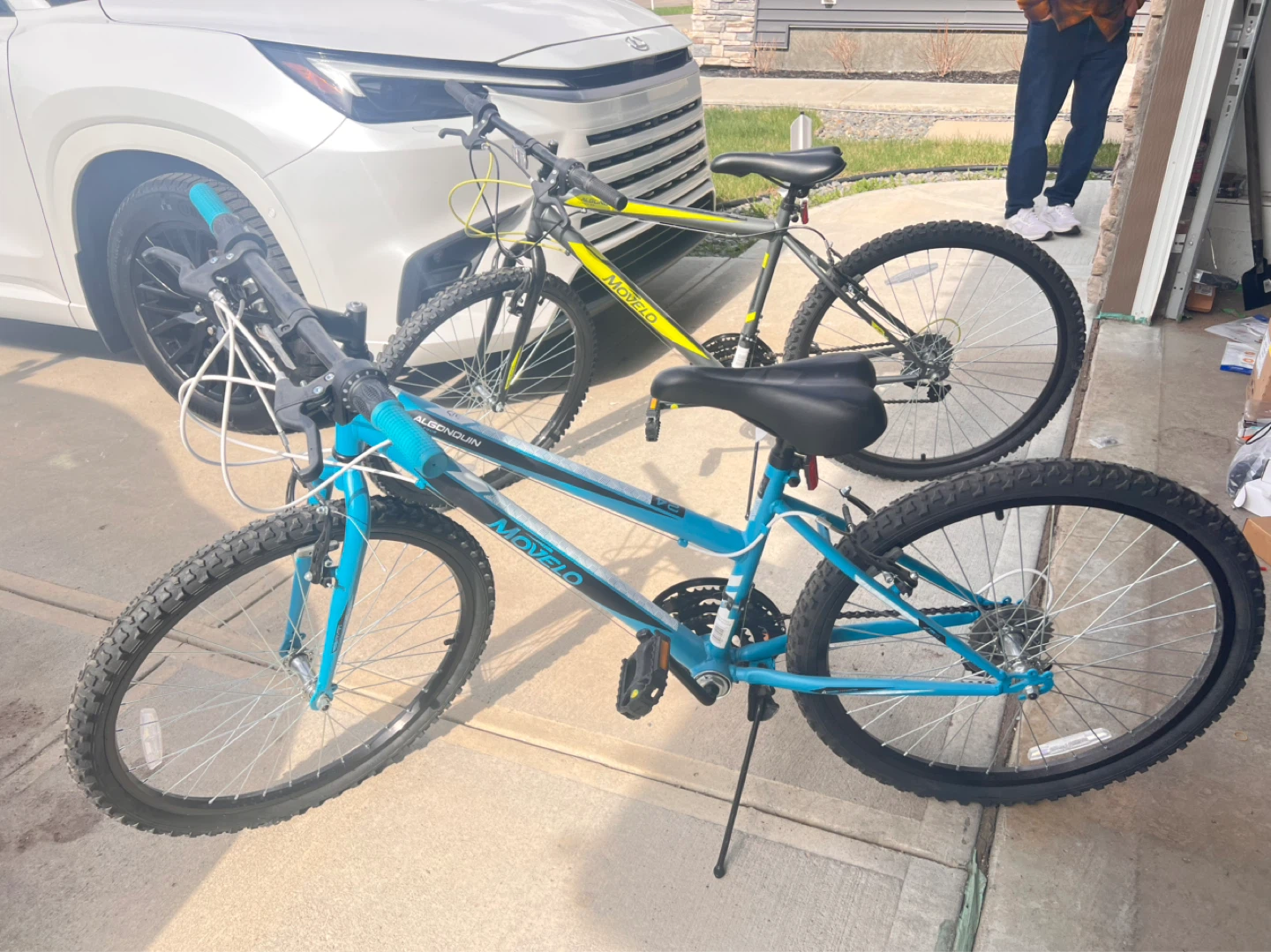 Movelo Mountain Bikes (2) - Blue and Grey/Yellow