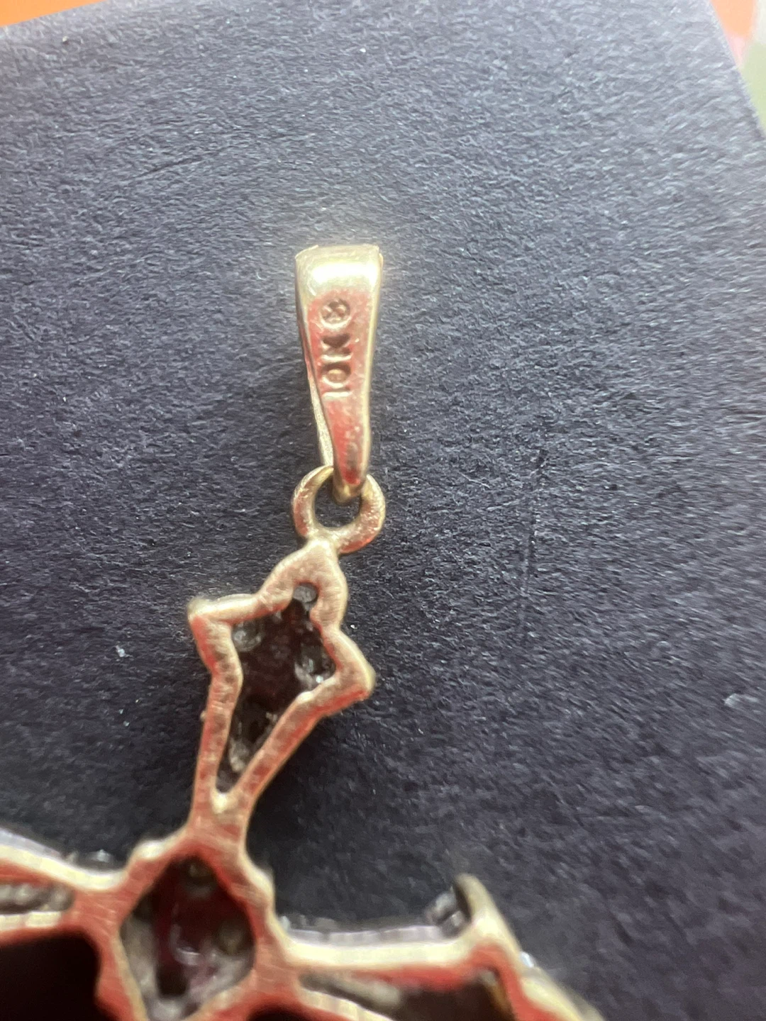 10K Gold Diamond Cross Pendant - photo 3