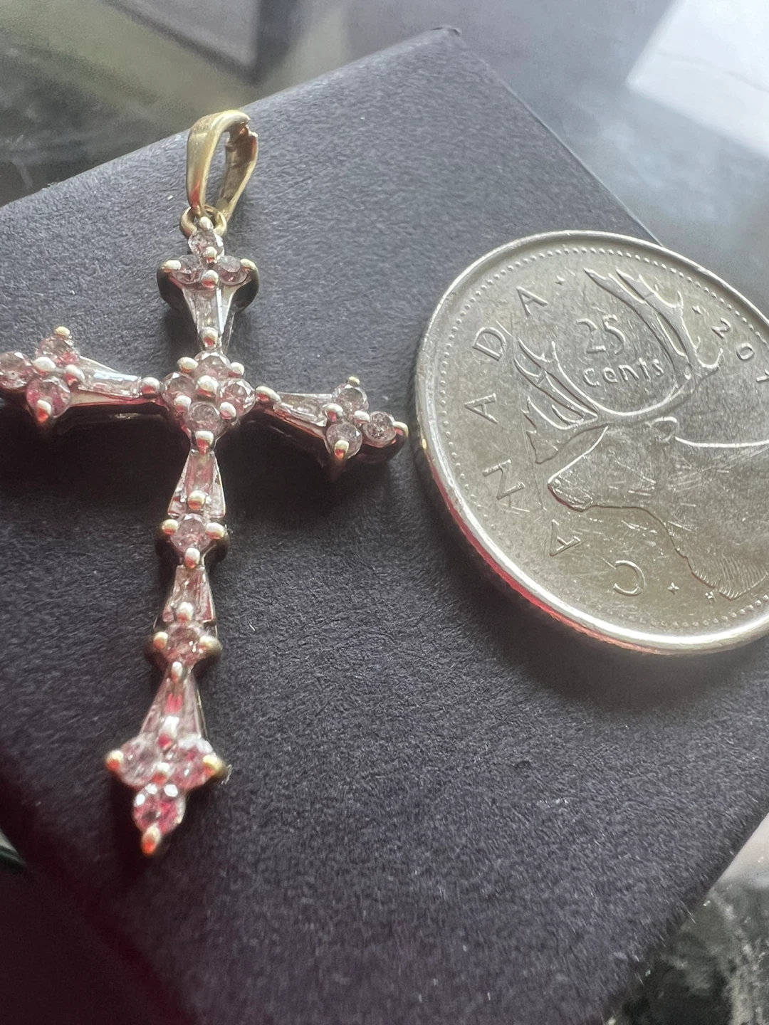 10K Gold Diamond Cross Pendant - photo 2