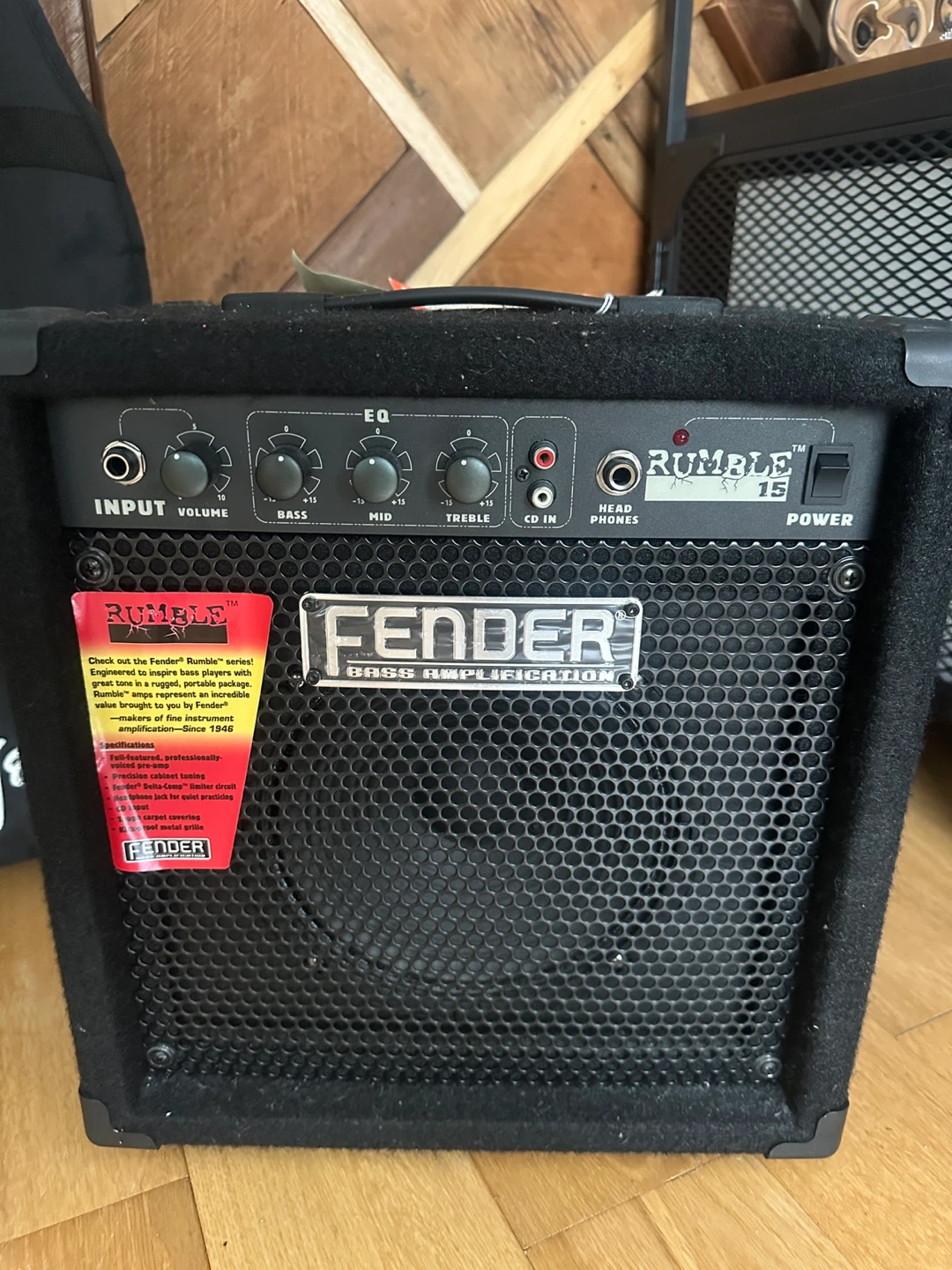 NEW FENDER P BASS SQUIRE AFFINITY SERIES + CASE + RUMBLE 15 AMP - photo 4