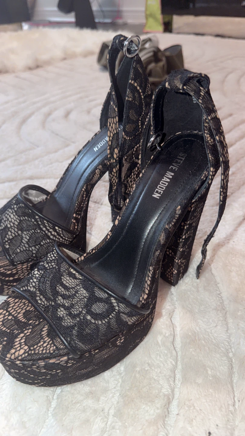 Steve Madden Lace Platform Heels - photo 3
