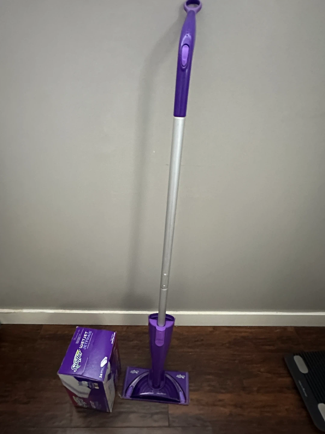 Swiffer WetJet Jet Fresh Mop with 24 Cleaning Pads - photo 4