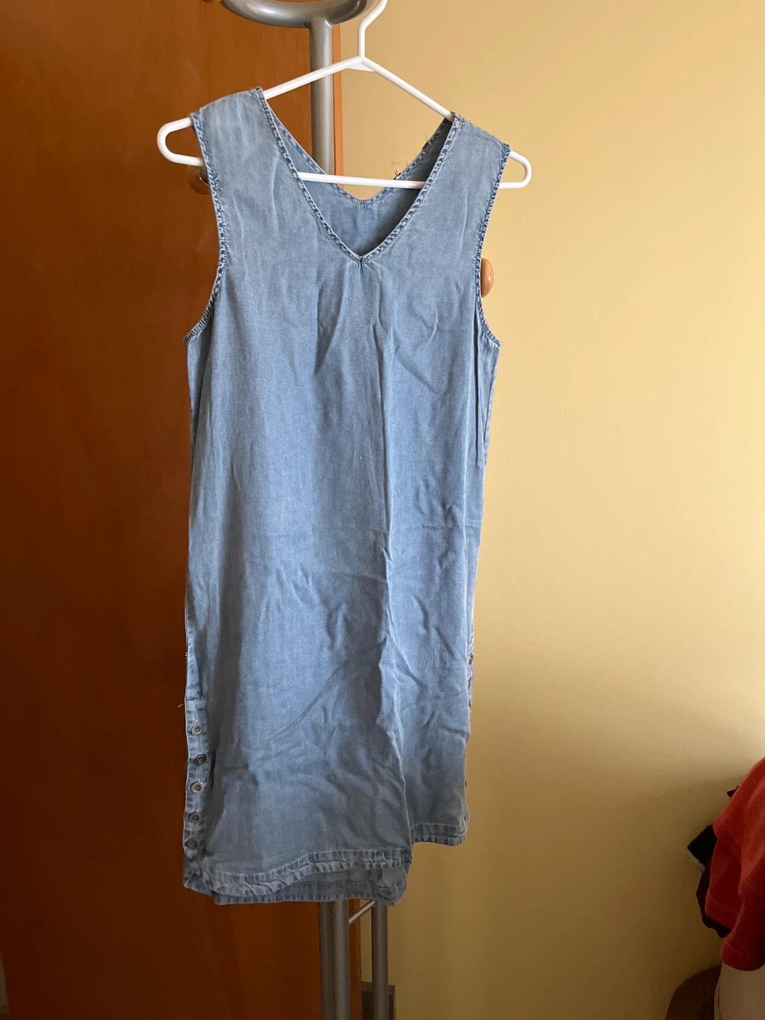 Light Wash V-Neck Dress- M