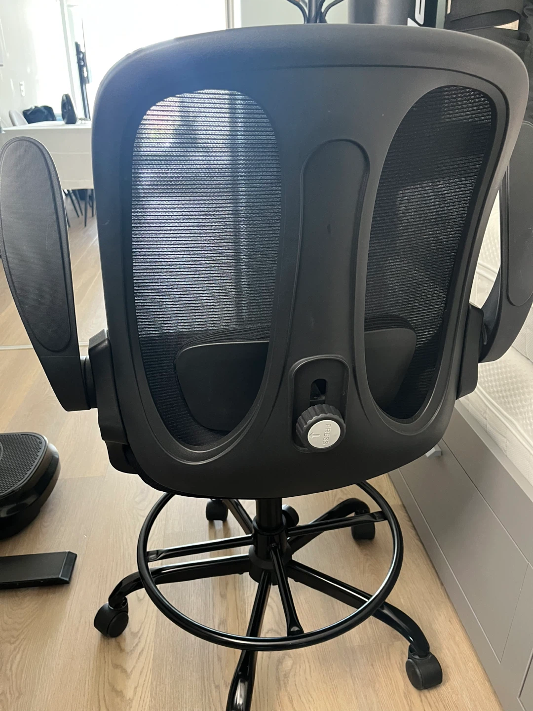 Black mesh office chair - photo 3