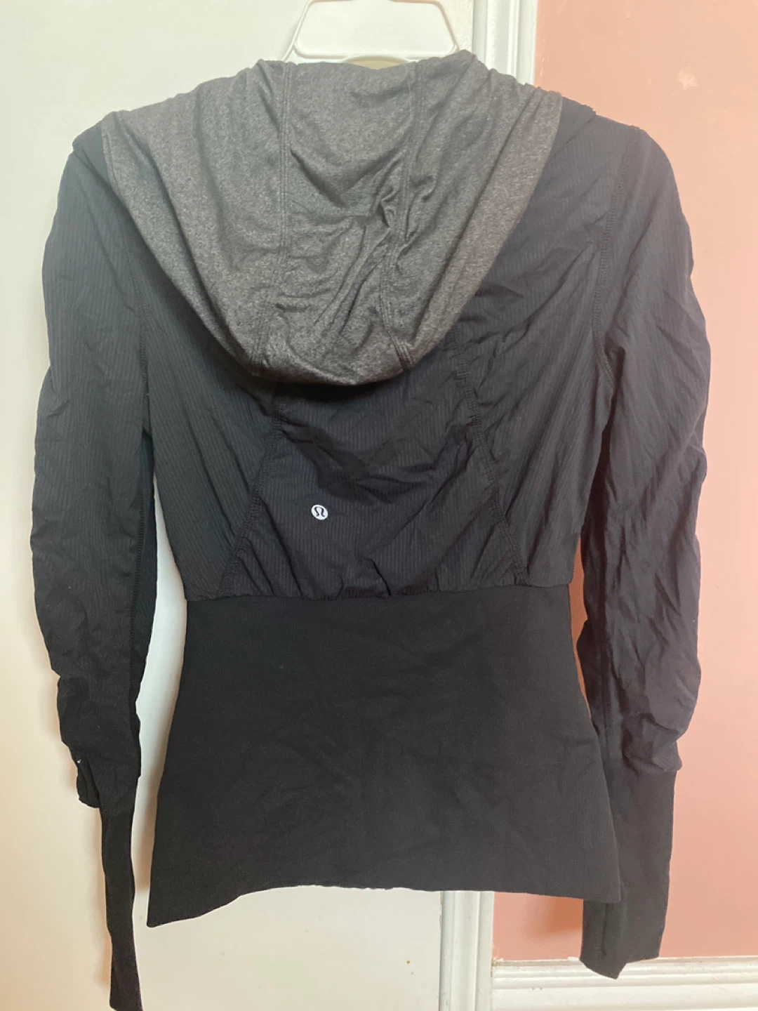 Lululemon Black Hooded Jacket - photo 2