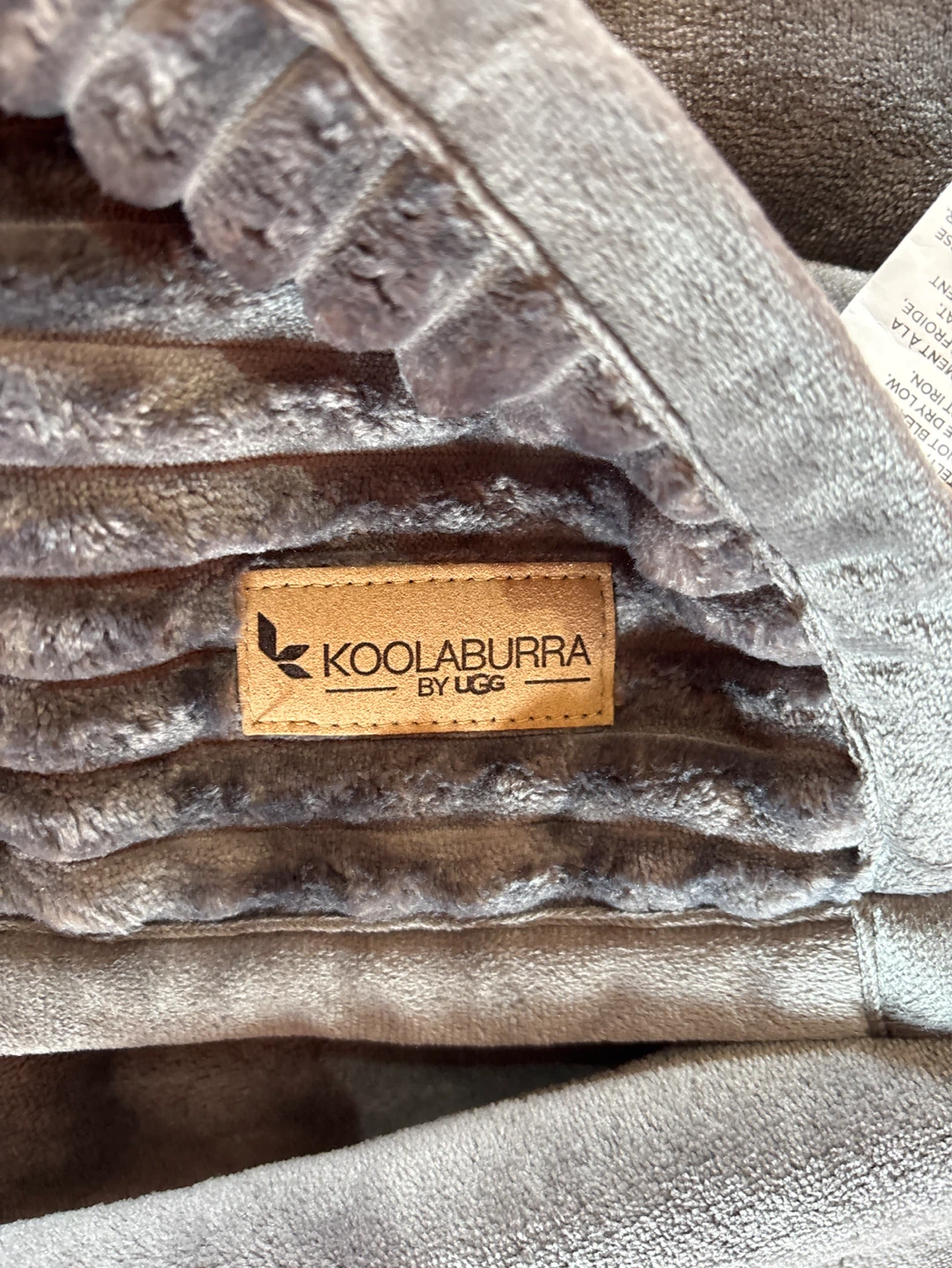 NWOT Koolaburra by UGG Plush Throw - Grey 50x70 - photo 3