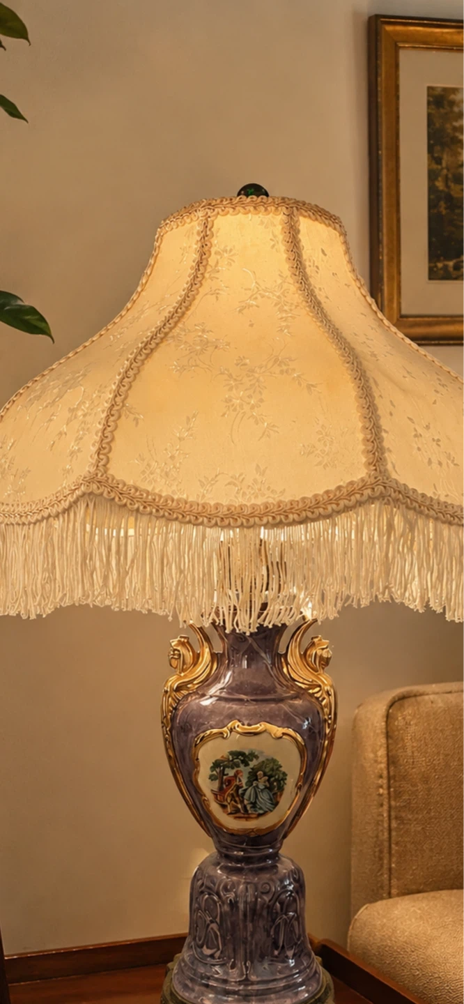 ✨ Beautiful Vintage Table Lamp – Rare & Elegant ✨ - photo 3
