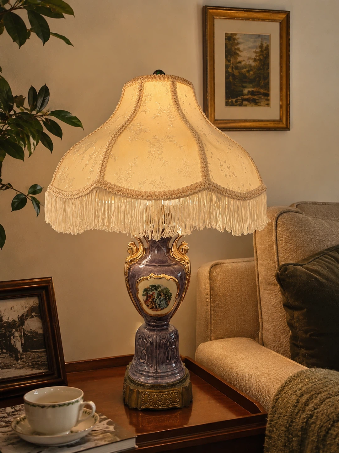 ✨ Beautiful Vintage Table Lamp – Rare & Elegant ✨