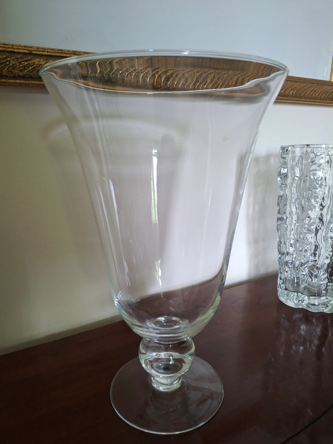 Clear glass vase